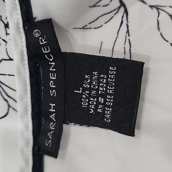 Sarah Spenser 100% silk floral top, size L - Picture 4 of 7